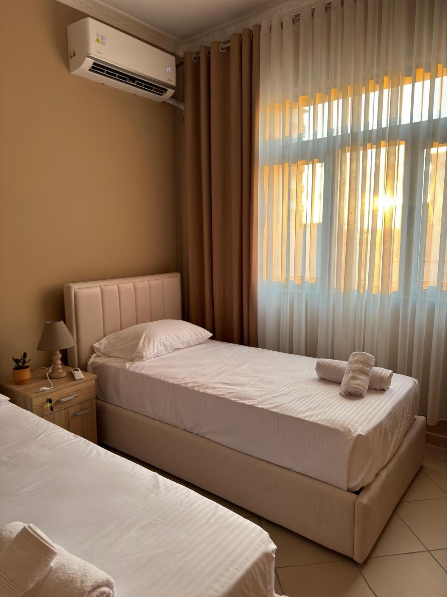 Erli Apartment Shkodër Buitenkant foto